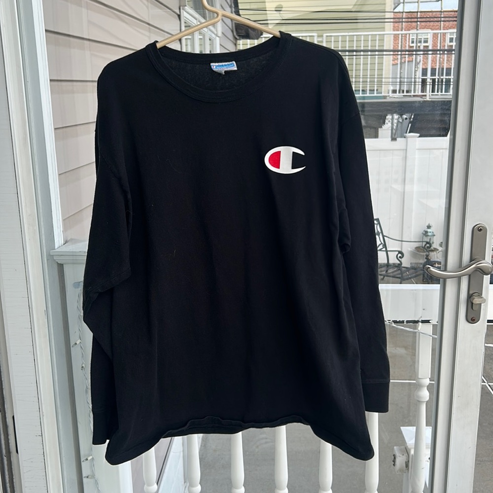 Champion Large L/S Shirt. Black